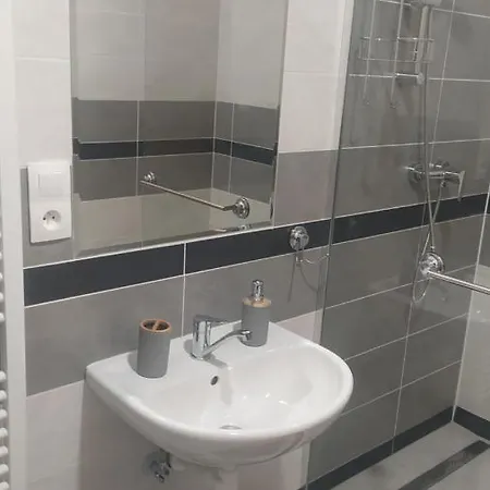 公寓 Studia Sprava Tanapu