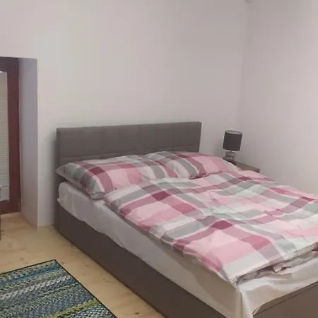 公寓 Studia Sprava Tanapu *